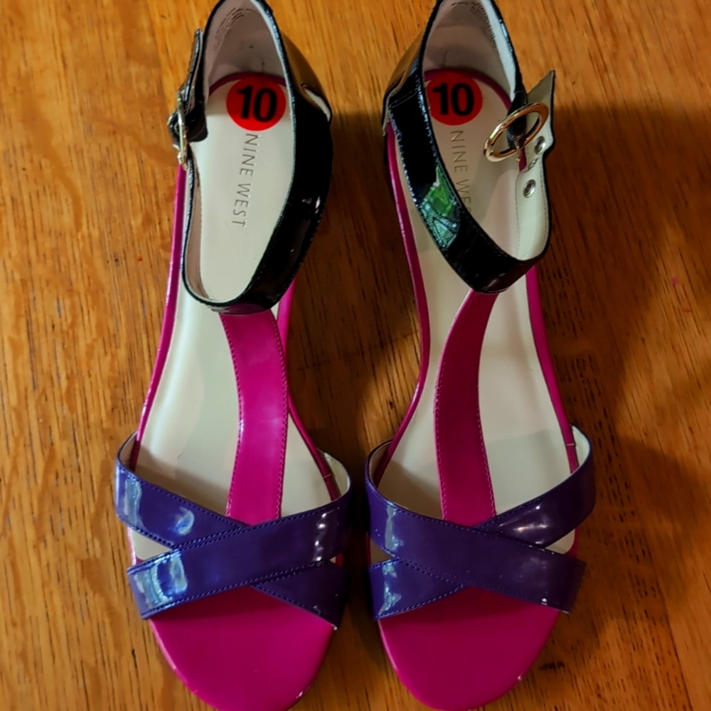 Nine West Sandals Strappy Shoes Women 10M Low Heel Ankle Strap Multicolor Patent